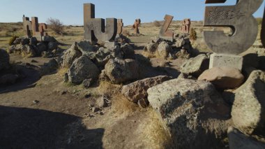 Antik Ermeni Alfabesi Anıtı