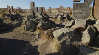 Antik Ermeni Alfabesi Anıtı