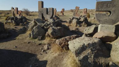 Antik Ermeni Alfabesi Anıtı