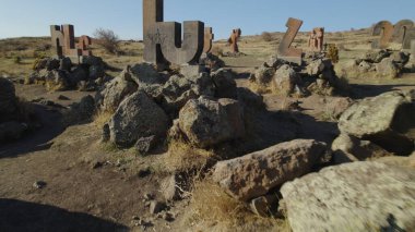 Antik Ermeni Alfabesi Anıtı