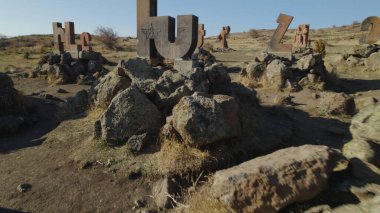 Antik Ermeni Alfabesi Anıtı
