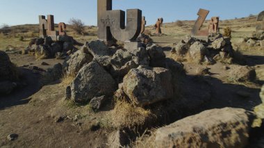 Antik Ermeni Alfabesi Anıtı