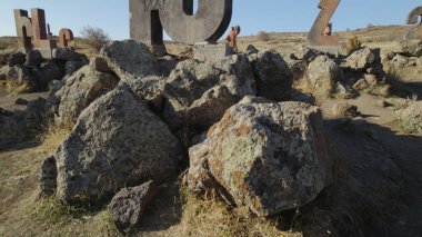 Antik Ermeni Alfabesi Anıtı