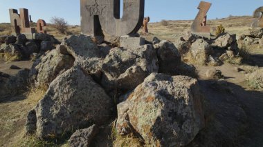 Antik Ermeni Alfabesi Anıtı