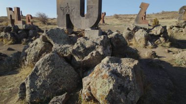 Antik Ermeni Alfabesi Anıtı