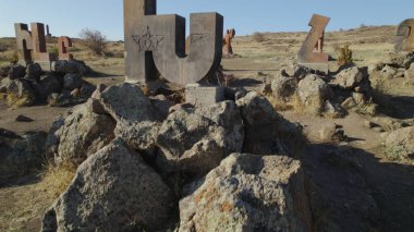 Antik Ermeni Alfabesi Anıtı