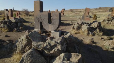 Antik Ermeni Alfabesi Anıtı