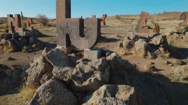 Antik Ermeni Alfabesi Anıtı