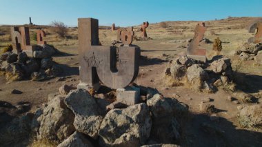 Antik Ermeni Alfabesi Anıtı