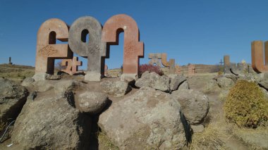 Antik Ermeni Alfabesi Anıtı