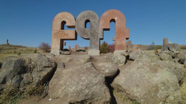 Antik Ermeni Alfabesi Anıtı