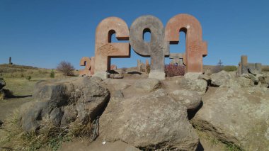 Antik Ermeni Alfabesi Anıtı