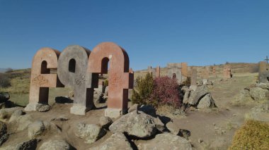 Antik Ermeni Alfabesi Anıtı