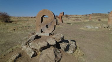 Antik Ermeni Alfabesi Anıtı