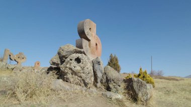 Antik Ermeni Alfabesi Anıtı