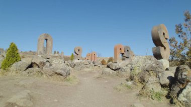 Antik Ermeni Alfabesi Anıtı