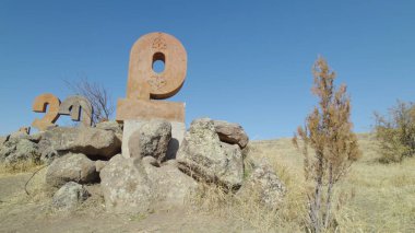 Antik Ermeni Alfabesi Anıtı