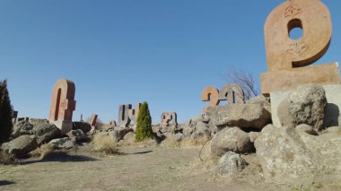 Antik Ermeni Alfabesi Anıtı