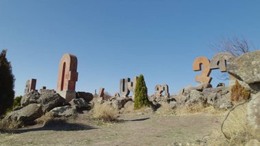 Antik Ermeni Alfabesi Anıtı