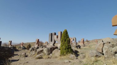 Antik Ermeni Alfabesi Anıtı