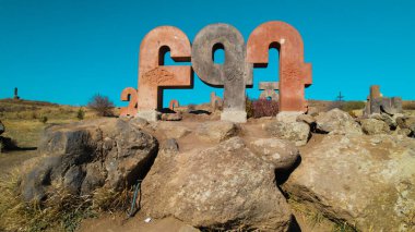 Antik Ermeni Alfabesi Anıtı