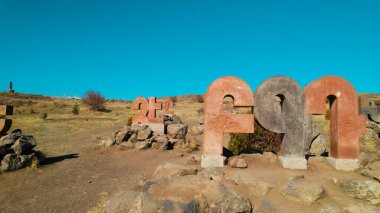 Antik Ermeni Alfabesi Anıtı