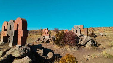 Antik Ermeni Alfabesi Anıtı