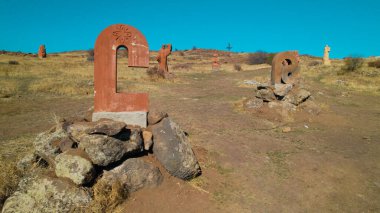 Antik Ermeni Alfabesi Anıtı