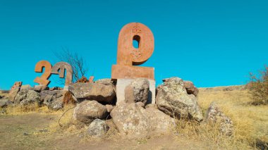 Antik Ermeni Alfabesi Anıtı