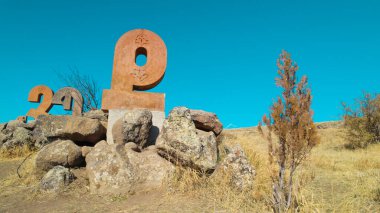 Antik Ermeni Alfabesi Anıtı