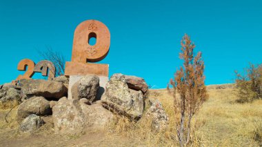 Antik Ermeni Alfabesi Anıtı