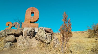 Antik Ermeni Alfabesi Anıtı