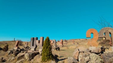 Antik Ermeni Alfabesi Anıtı