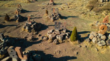 Antik Ermeni Alfabesi Anıtı