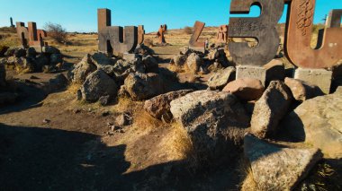 Antik Ermeni Alfabesi Anıtı