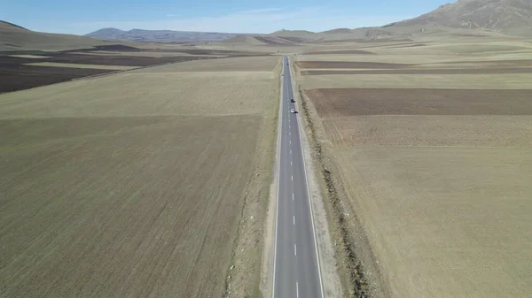 Longue Autoroute Travers Les Champs Ruraux — Photo