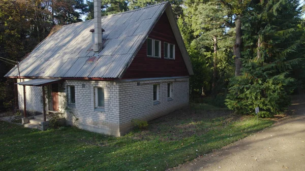 Vecchia Casa Cacciatore Una Foresta — Foto Stock