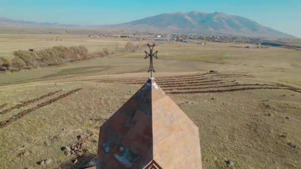 Bir Köydeki Antik Hıristiyan Kilisesi — Stok video