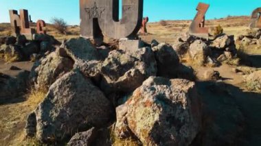 Antik Ermeni Alfabesi Anıtı