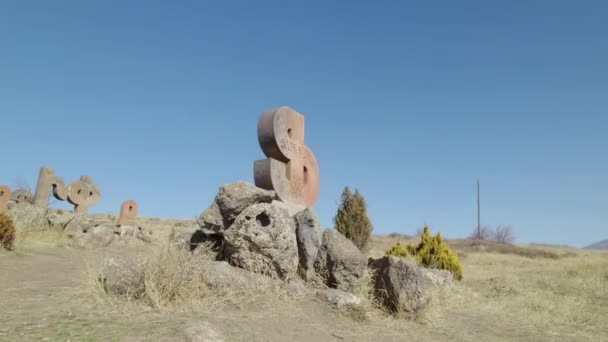 Antik Ermeni Alfabesi Anıtı — Stok video