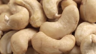 Çiğ kaju fıstığının üst görünüm dönüşünü kapat