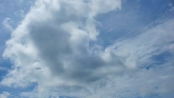 Time Lapse Céu Azul Bonito Dia Verão Com Cúmulo Branco — Vídeo de Stock