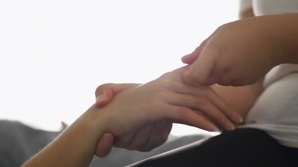 Beautician Massages Reflexology Hands Massage Beauty Treatment Concept — Vídeo de stock