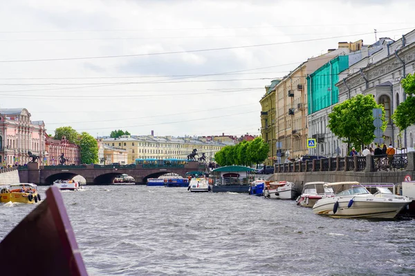 2021 Russie Saint Pétersbourg Pont Anichkov Avec Sculptures Chevaux Inscription — Photo