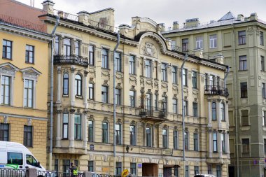 07.01.2021 Rusya St. Petersburg. Mimarlık. Fontanka nehri seti, 94. Konut binası