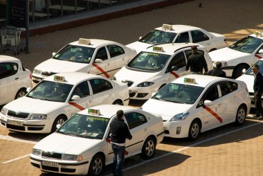 Madrid, İspanya. 2010/Nisan / 2. Taksi bekliyor