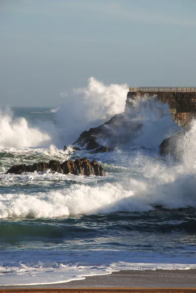 Сильні хвилі — стокове фото