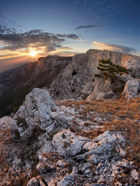 Plato ai-petri içinde günbatımı