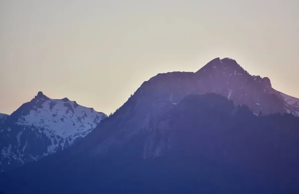 Vista Las Montañas Nevadas Durante Temporada Invierno Imagen de archivo