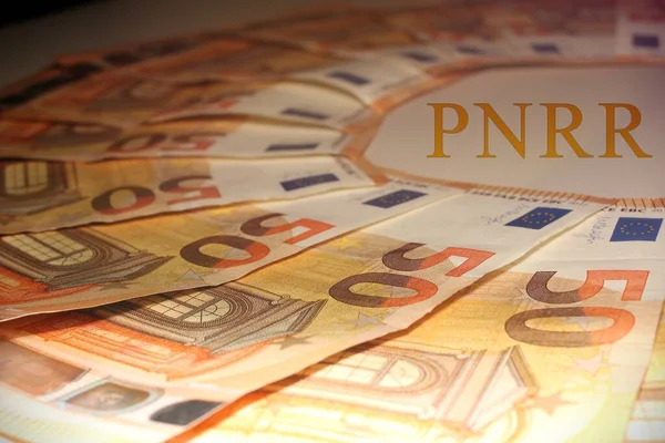 Европейские Банкноты Знаком Pnnr Концепция Финансовой Помощи — стоковое фото